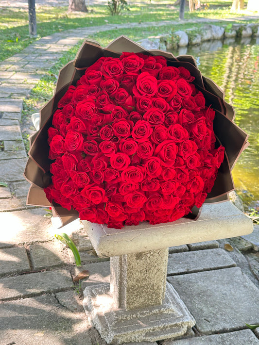 200 Red Roses Bouquet