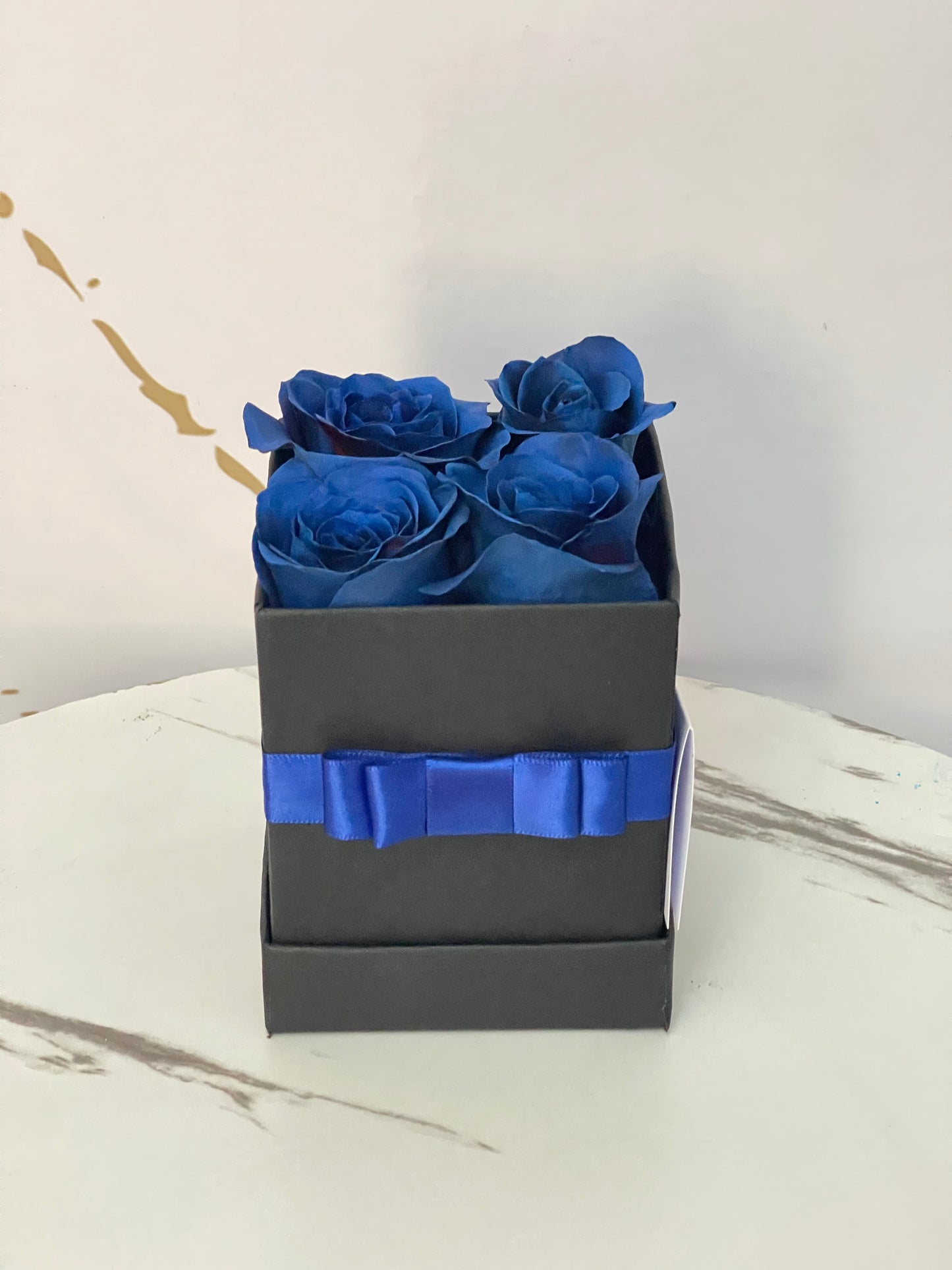 4 Blue Roses Box