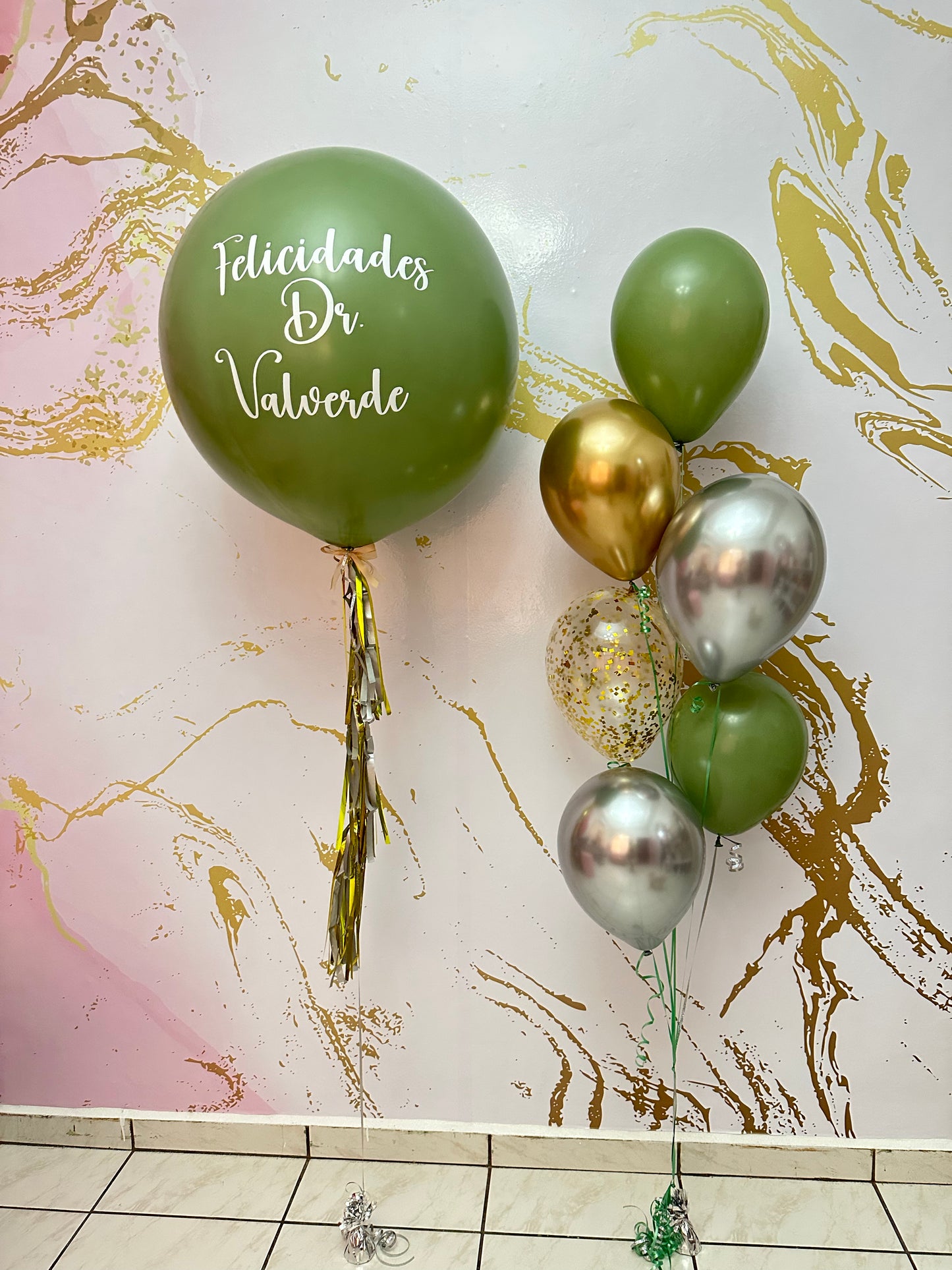 Big ‘24’ Olive Balloon + 6 Balloons