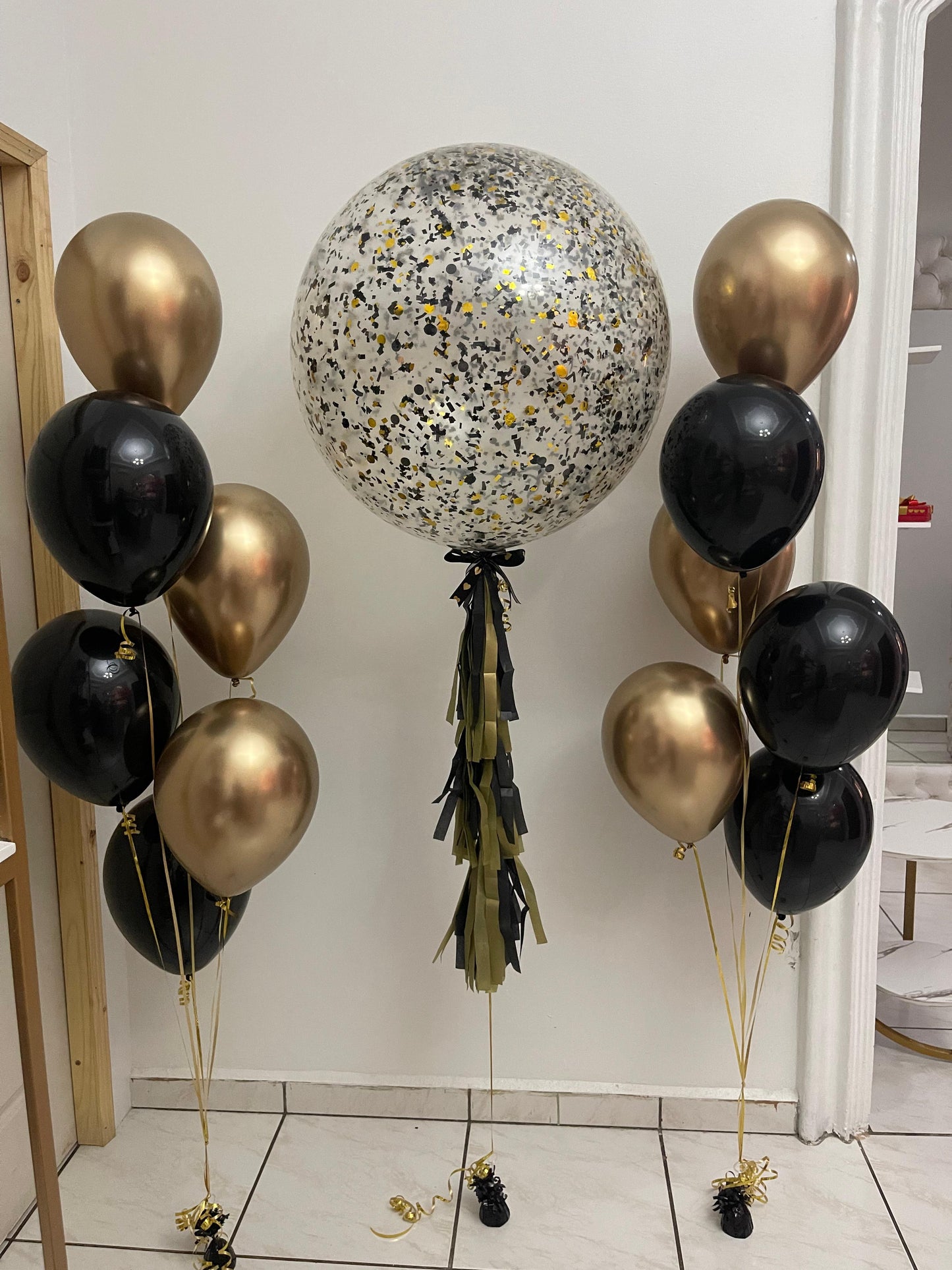 Giant ‘’36’’ Black & Gold Balloons + 2 6 Balloons Bouquets